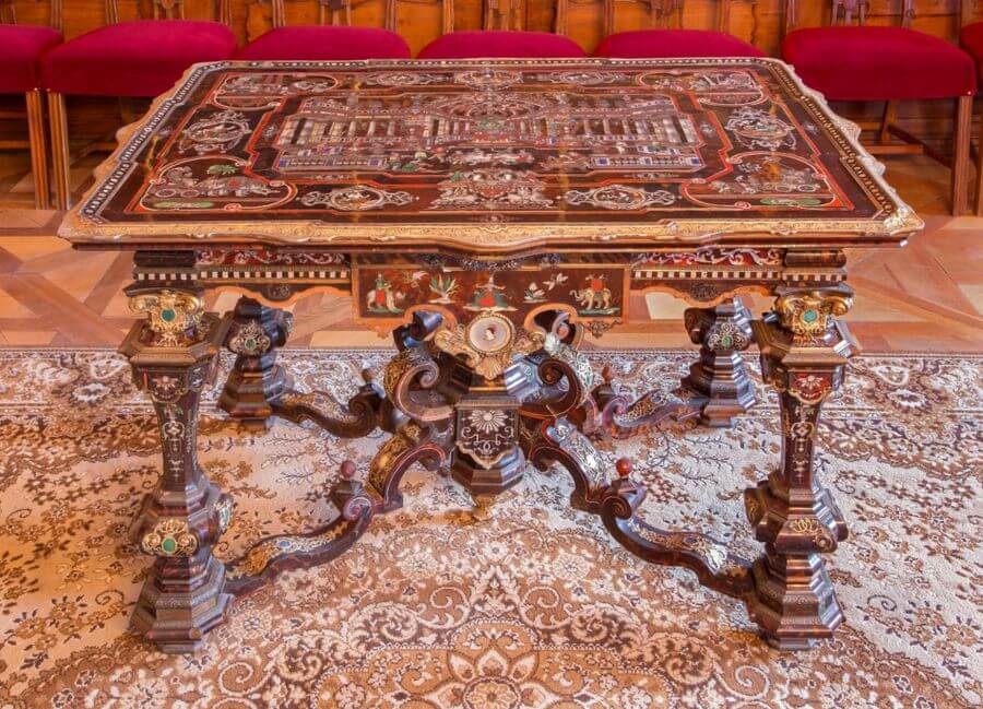 Baroque furniture - table