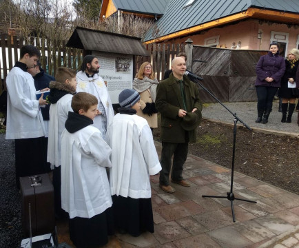 Slávnostné požehnanie a otvorenie Kaplnky sv. Jána Nepomuckého - foto 3